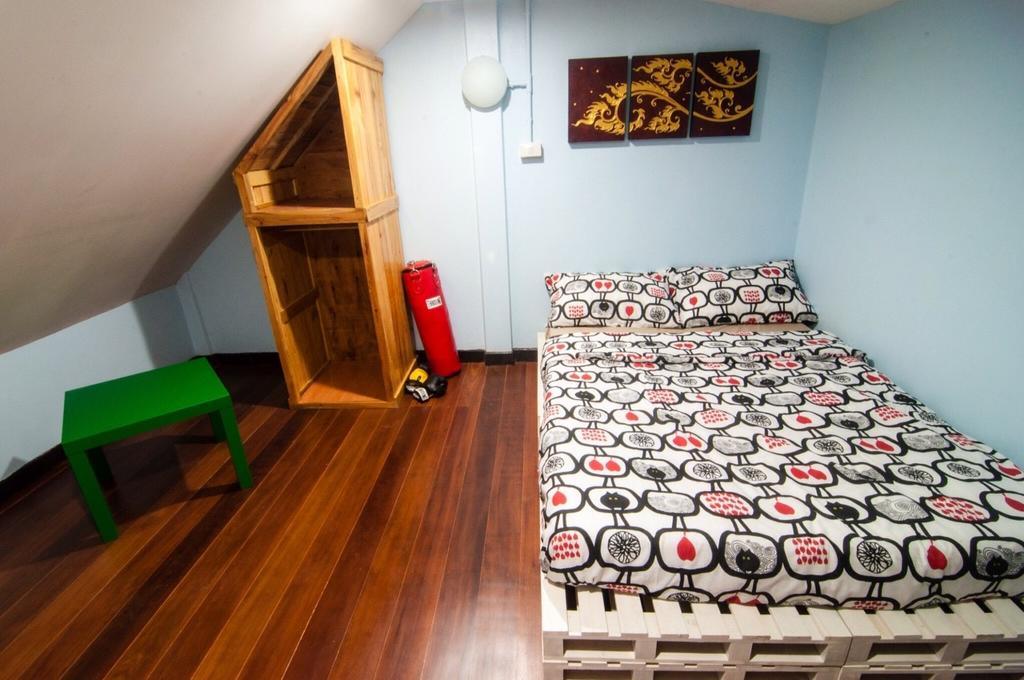 Eat-Ting Hostel Bang Sao Thong Kültér fotó